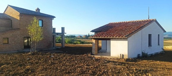 12 rooms House in Castiglione del Lago, Italy No. 45328 16
