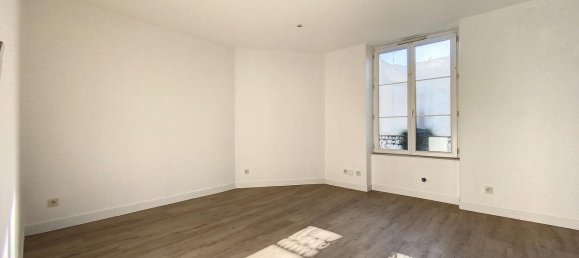 Edificio de 1 habitación en Sainte-Savine, France No. 159533 6