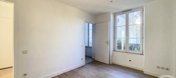 Edificio de 1 habitación en Sainte-Savine, France No. 159533 5