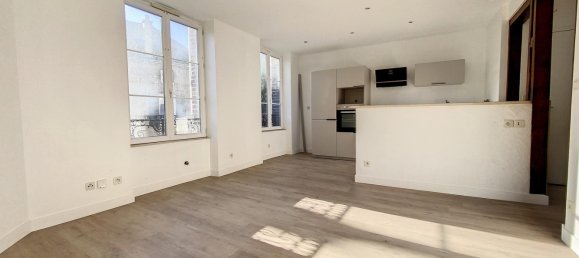 Edificio de 1 habitación en Sainte-Savine, France No. 159533 7