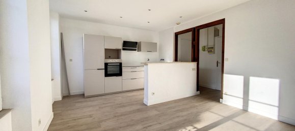 Edificio de 1 habitación en Sainte-Savine, France No. 159533 9