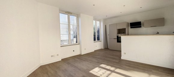 Edificio de 1 habitación en Sainte-Savine, France No. 159533 8