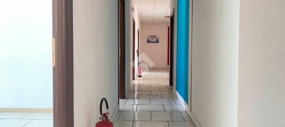 430m² Office in Rende, Italy No. 178958 8