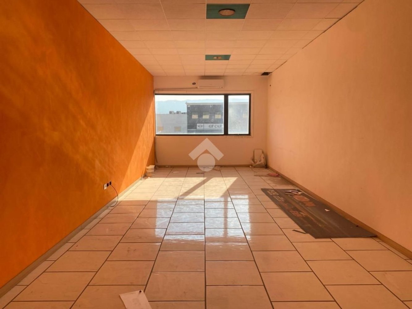 430m² Office in Rende, Italy No. 178958