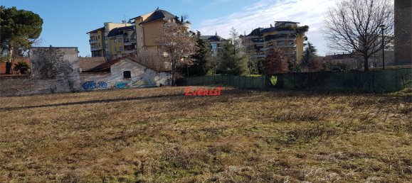 1-salle Terrain à Busto Arsizio, Italy No. 88094 24