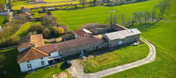 4 غرف نوم منزل في Mizerieux, France رقم 198811 21