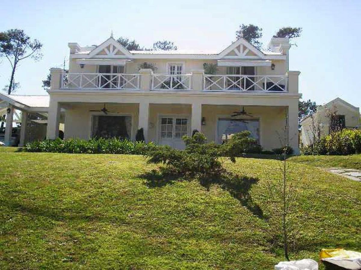 2 bedrooms House in Maldonado, Uruguay No. 10503