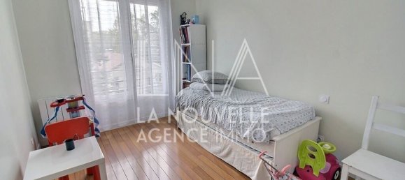 3 chambres Appartement à Les Lilas, France No. 164156 8