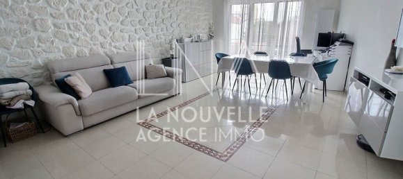 3 chambres Appartement à Les Lilas, France No. 164156 2
