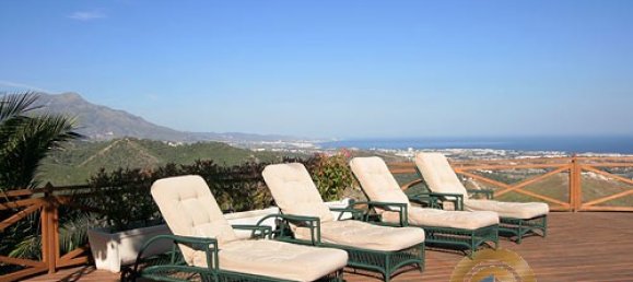 Villa de 4 dormitorios en Marbella, Spain No. 9933 4