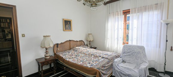 4 bedrooms Apartment in Genoa, Italy No. 27907 19