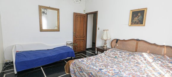 4 bedrooms Apartment in Genoa, Italy No. 27907 20