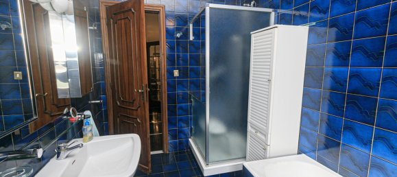 4 bedrooms Apartment in Genoa, Italy No. 27907 18