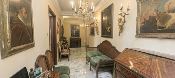 4 bedrooms Apartment in Genoa, Italy No. 27907 5