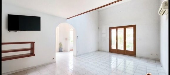 3 bedrooms Villa in Agde, France No. 299354 5