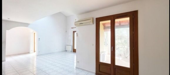 3 bedrooms Villa in Agde, France No. 299354 8