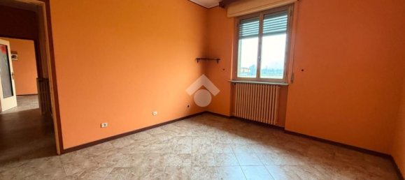 4 rooms Apartment in Torre Beretti e Castellaro, Italy No. 57254 8