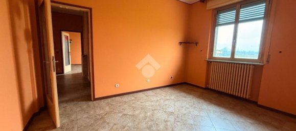 4 rooms Apartment in Torre Beretti e Castellaro, Italy No. 57254 2