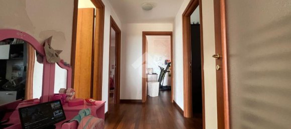 4-salle Appartement à Mesagne, Italy No. 61051 19
