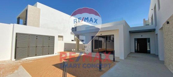 5 bedrooms Villa in Yas Island, UAE No. 36460 13