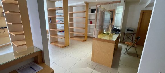  عقار تجاري في Adrano, Italy 80متر مربع رقم 297302 3