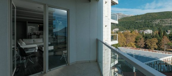 2 bedrooms Apartment in Budva, Montenegro No. 227 2