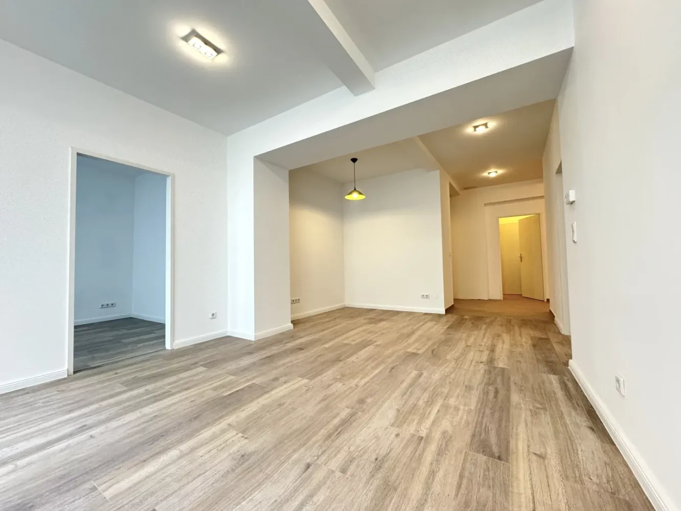 3غرفة شقة في Hernals, Austria رقم 111999