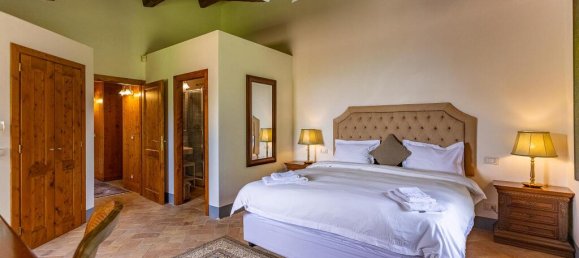 5 bedrooms House in Castiglione d'Orcia, Italy No. 218079 10