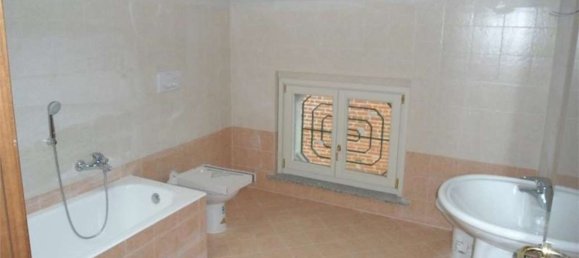 Studio in San Colombano al Lambro, Italy No. 95882 22