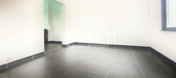 3 bedrooms House in Roeulx, France No. 70145 4