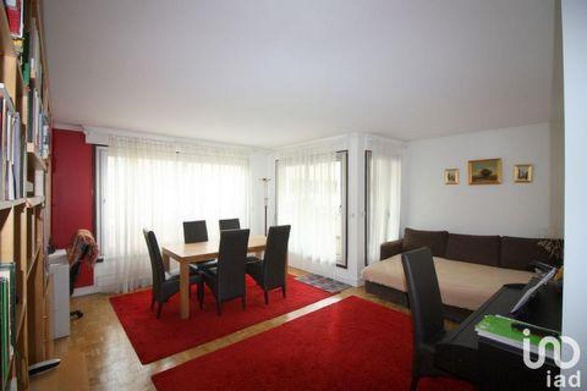 Condominio de 3 dormitorios en Suresnes, France No. 37847