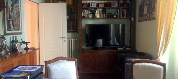 6 rooms Apartment in Pontassieve, Italy No. 158528 7