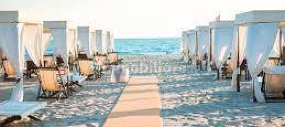 5 bedrooms Villa in Forte dei Marmi, Italy No. 129550 4