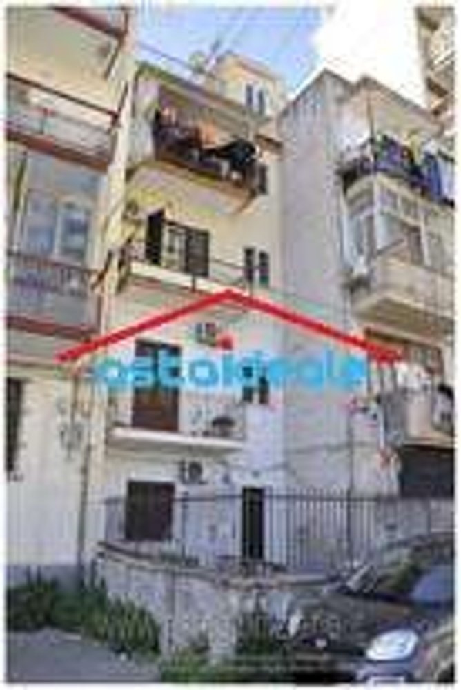 Apartamento de 3 divisões em Palermo, Italy N.º 50699