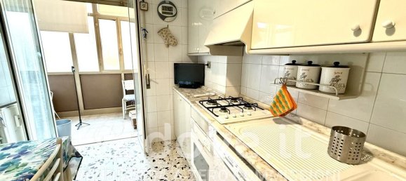 2 rooms Apartment in Rome, Italy No. 189441 3