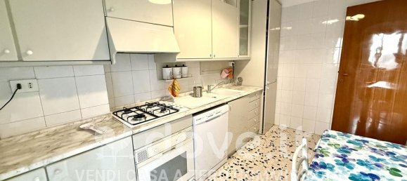 2 rooms Apartment in Rome, Italy No. 189441 4