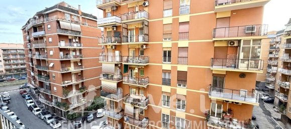 2 rooms Apartment in Rome, Italy No. 189441 9