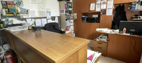 252m² Commercial property in Vitry-sur-Seine, France No. 166615 2