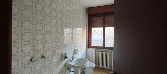2 rooms Apartment in Guastalla, Italy No. 86626 11