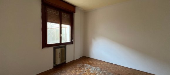 2 rooms Apartment in Guastalla, Italy No. 86626 4