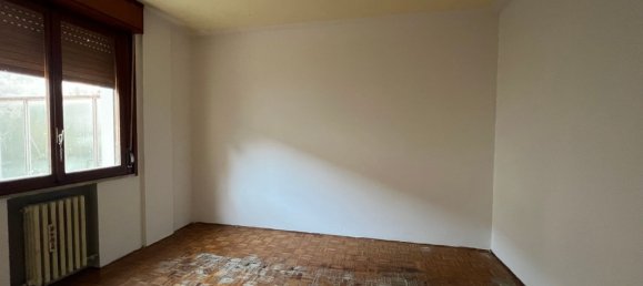 2 rooms Apartment in Guastalla, Italy No. 86626 5