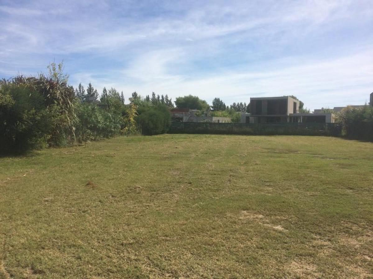  Land in Tigre, Argentina No. 121133