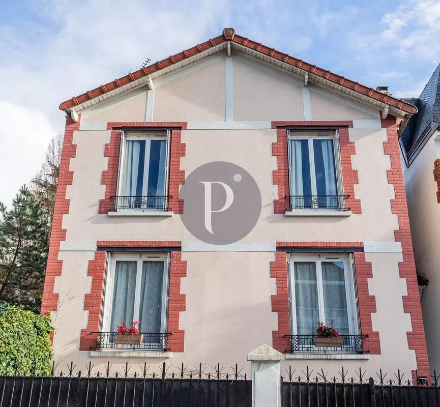 4 Schlafzimmer Haus in Bourg-la-Reine, France, Nr. 163212