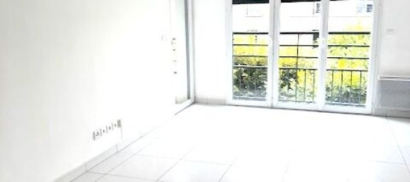 1 bedroom Apartment in Chelles, France No. 290958 2