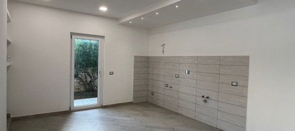 3 bedrooms Villa in Anzio, Italy No. 348473 10