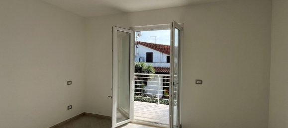 3 bedrooms Villa in Anzio, Italy No. 348473 14