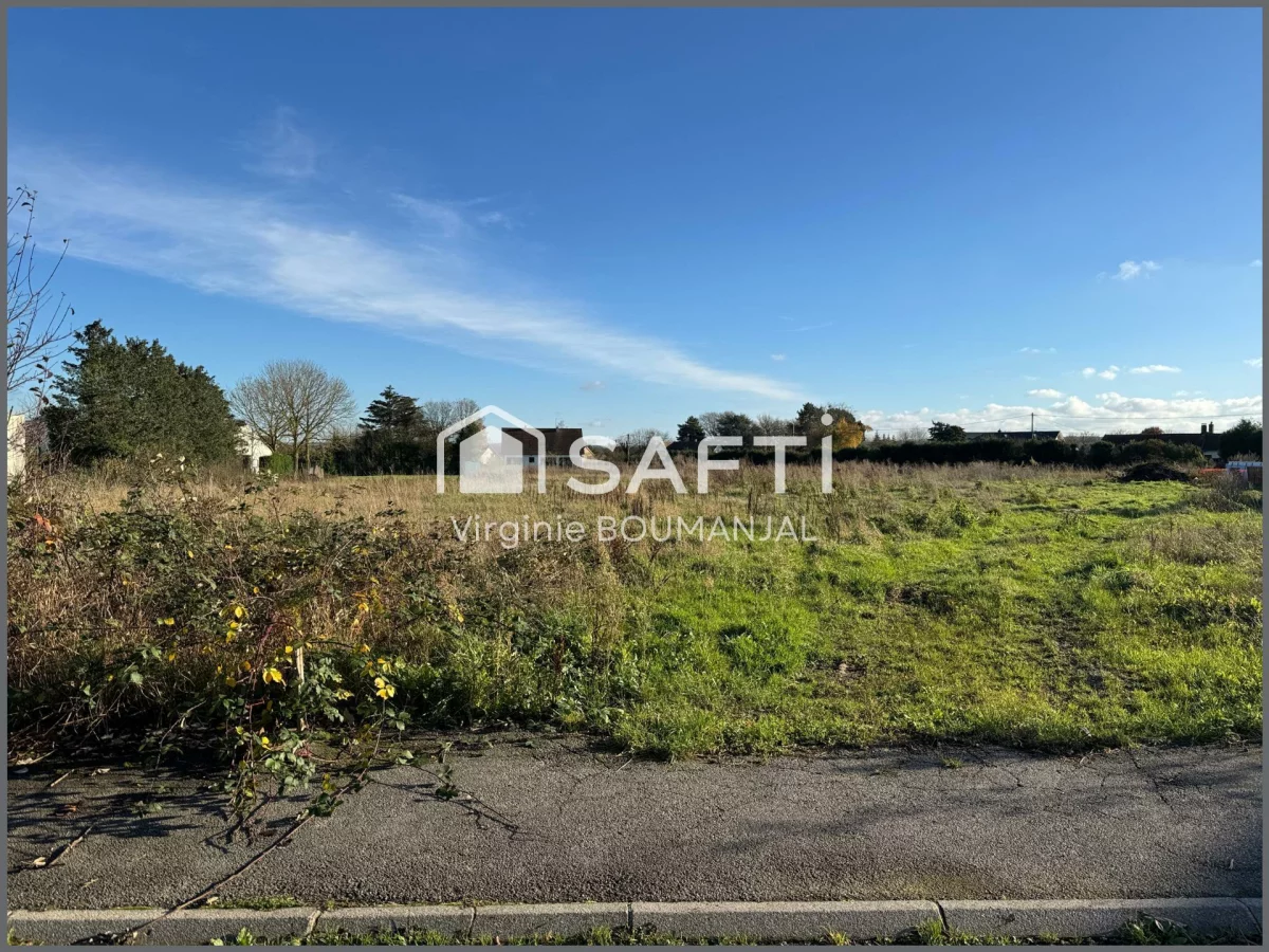 850m² Land in Chaussoy-Epagny, France No. 51401