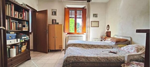 Casa de 6 habitaciónes en Lucca, Italy No. 36005 15