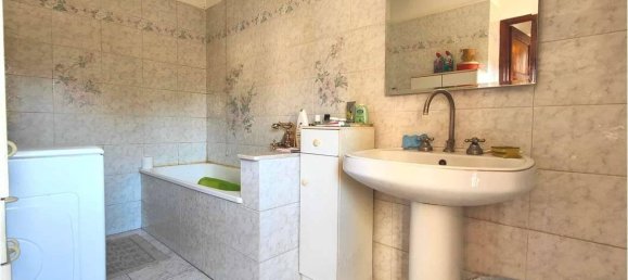 Casa de 6 habitaciónes en Lucca, Italy No. 36005 19