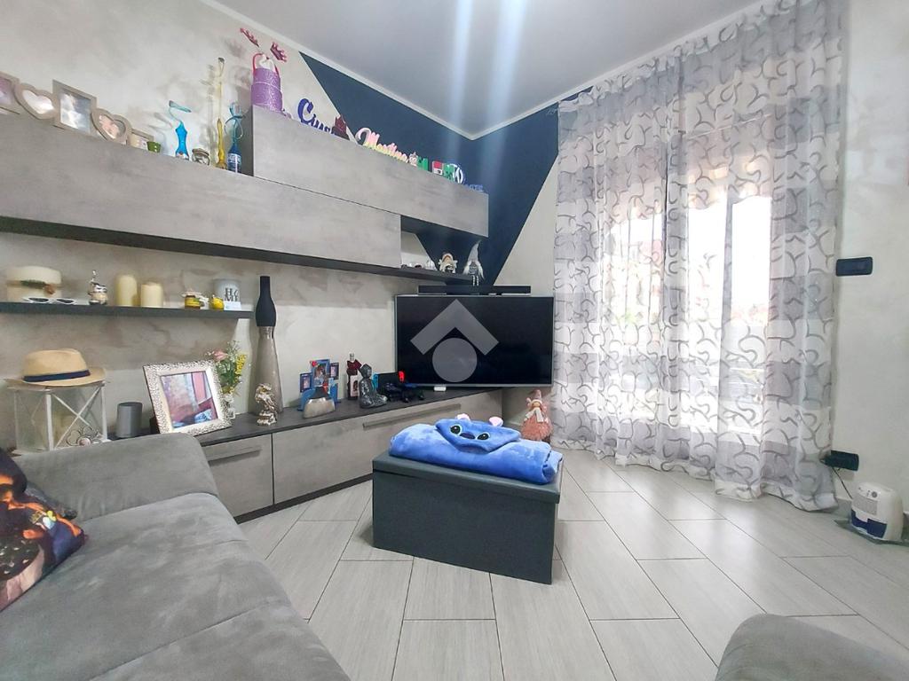 Apartamento de 2 dormitorios en Piscina, Italy No. 214873